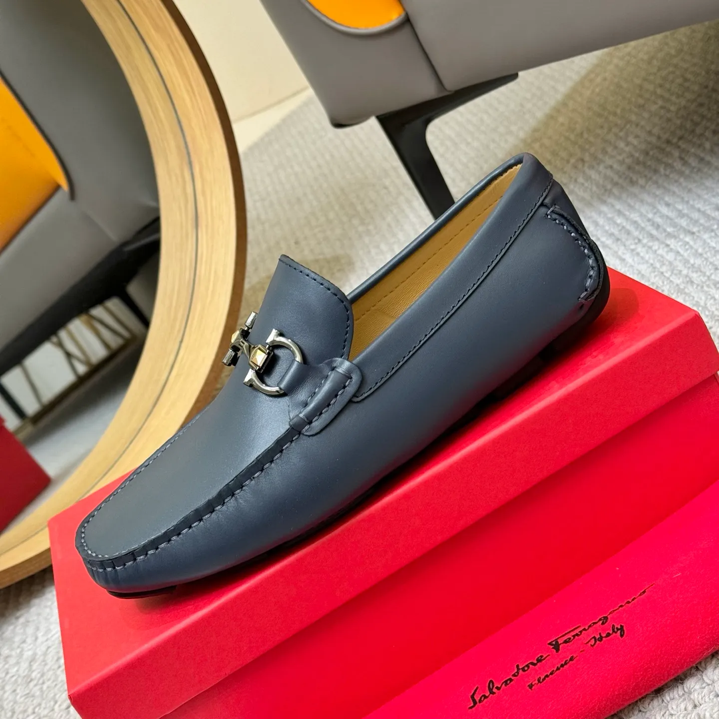 Men's men's shoes 💰420 (Yangli) Ferragamo 〰Ferragamo 2⃣️0⃣️2⃣️5️⃣ New series 👊🏻 Upper 🇮🇹 Italian imported calfskin, original outsole molding. Water-dyed sheepskin lining. The identity of every successful man is set off, and the upper and lower shoes are elegant and stable🚶🏻🚶🏻The high-end custom counter original replica is an eternal classic🔍️Number of codes: 38-46 with counter packaging